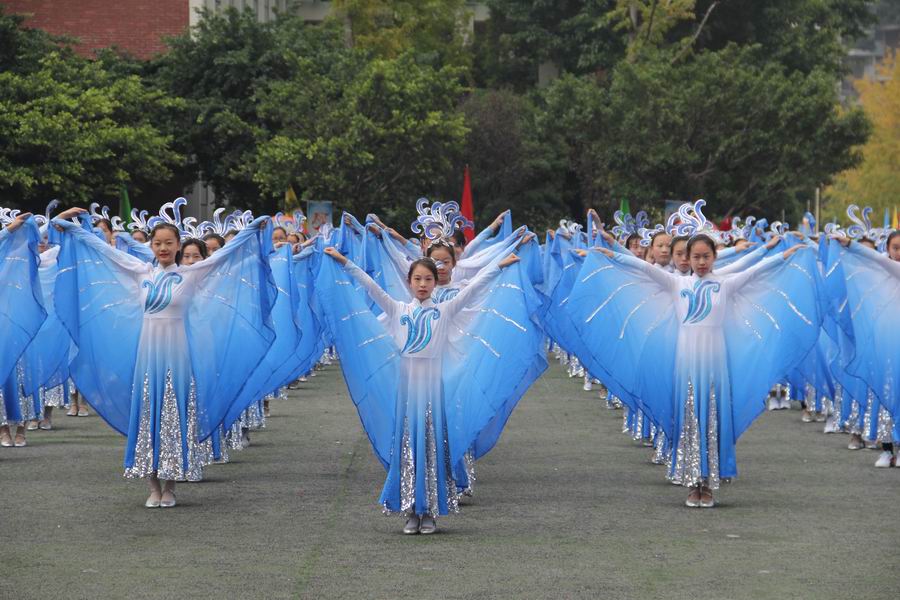 调整大小 第二篇章:画卷-华彩七初 薪火相传 2.JPG